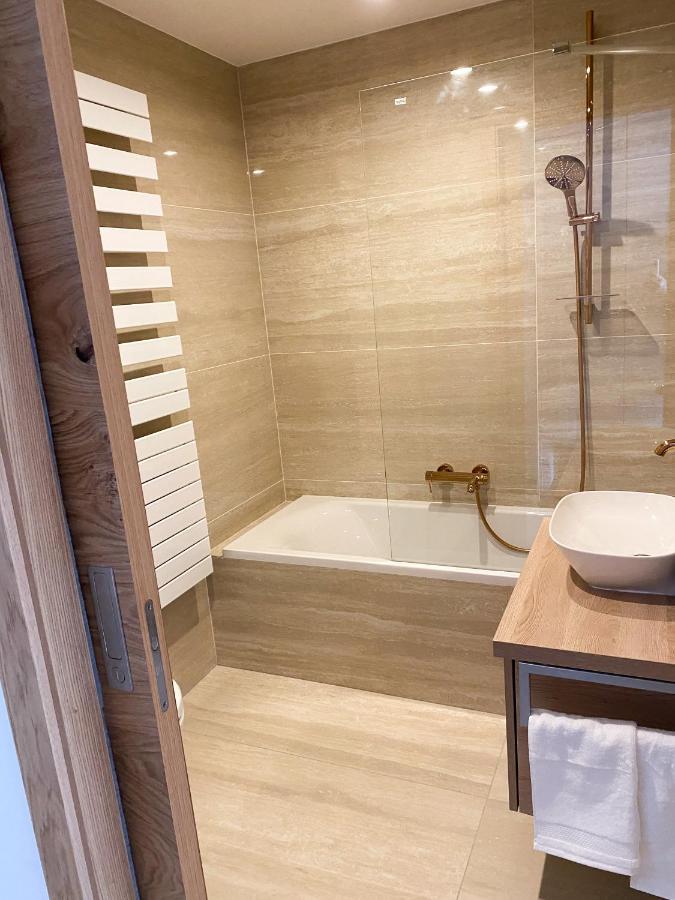Palace 404 Apartment ชปินด์เลอรูฟ มลิน ภายนอก รูปภาพ